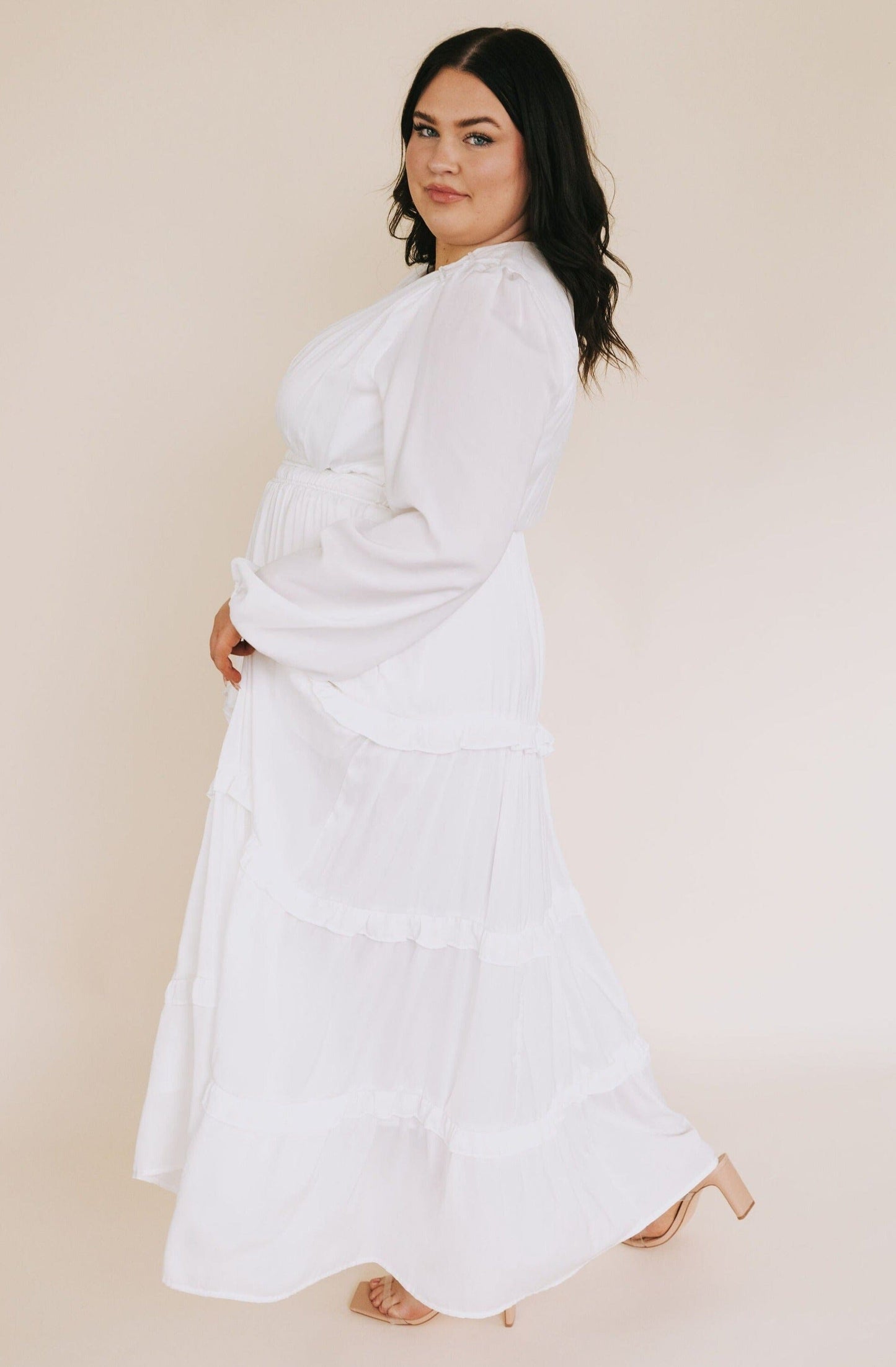 PLUS SIZE - The White: Sandra