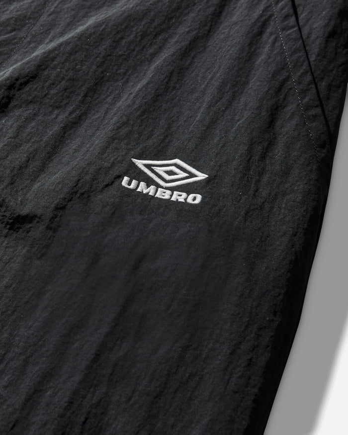 Umbro Antique Nylon Pants Carbon Black Pants Trousers UBMW0730FA461 BLK0002