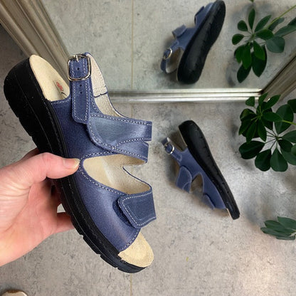 Blå bred skinnsandal med kardborre