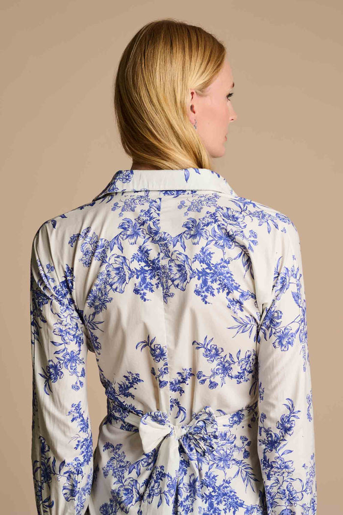 Color_Vanilla China Blue Damask