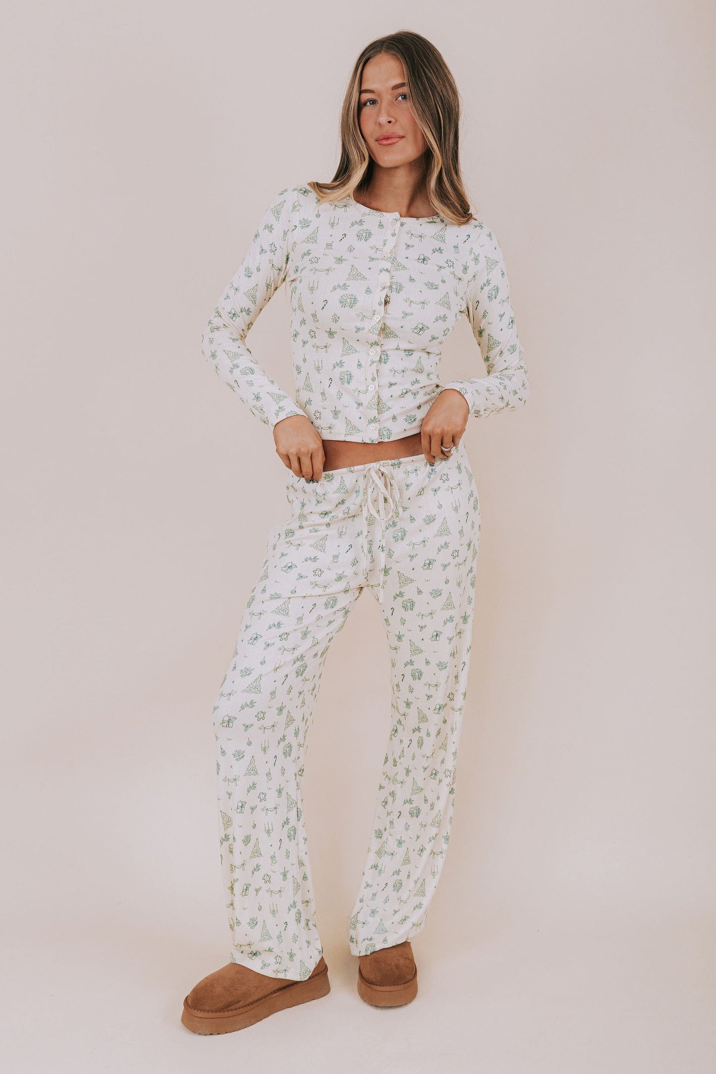 Merry Mistletoe Top
