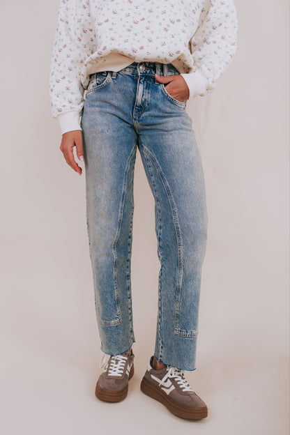 FREE PEOPLE - Risk Taker Mid-Rise Jeans