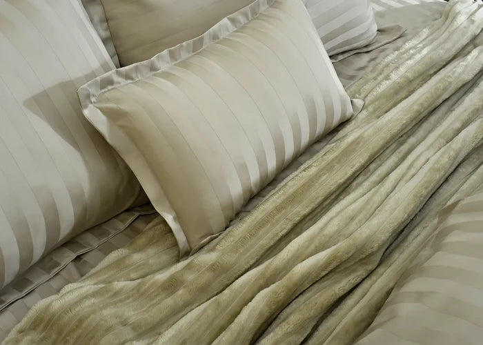 7-piece duvet cover set close-up: light beige striped duvet and matching pillow shams