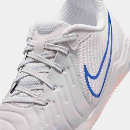 Up close, front view of the Kids' Nike United Jr. Tiempo Legend 10 Academy Indoor Soccer Shoes.