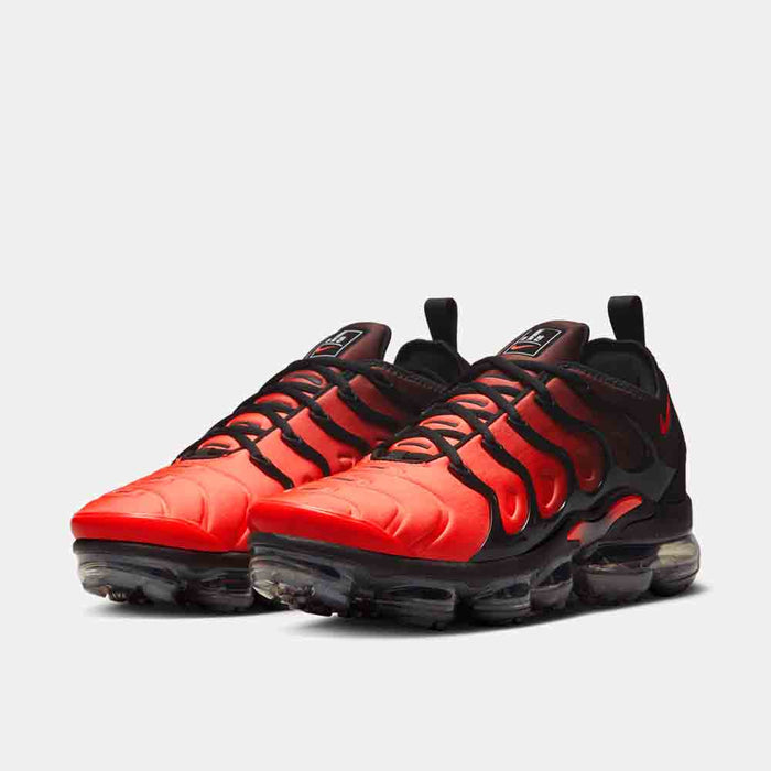Front view of the Men's Nike Air VaporMax Plus.