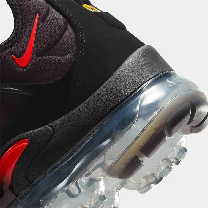 Up close, rear view of the Men's Nike Air VaporMax Plus.