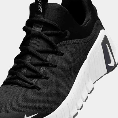 Up close, front view of the Men's Nike Free Metcon 6.