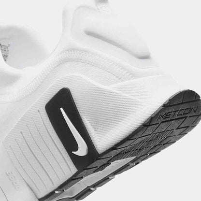 Up close, rear view of the Men's Nike Free Metcon 6.