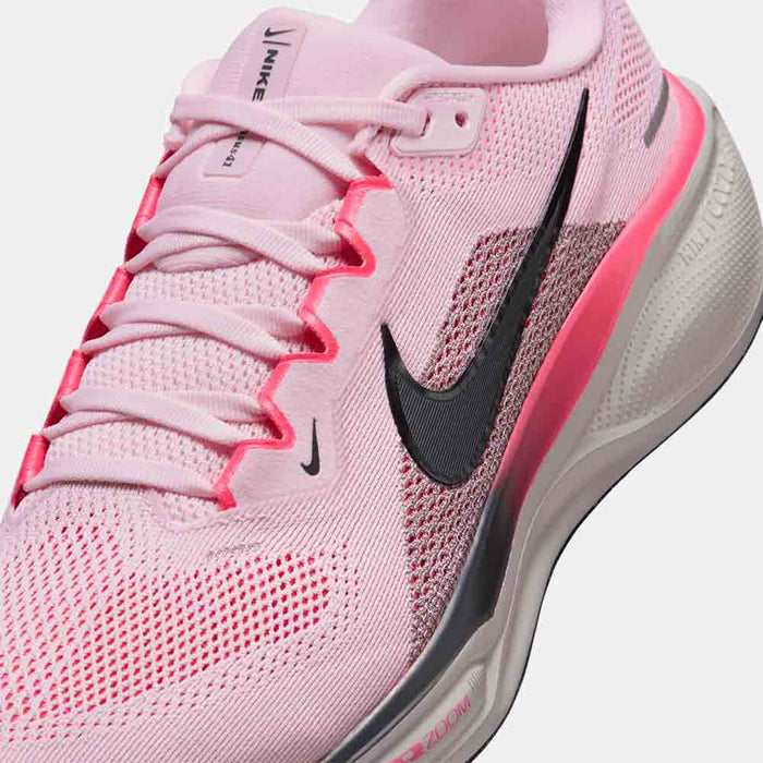 Up close, front view of the Men's Nike Pegasus 41.