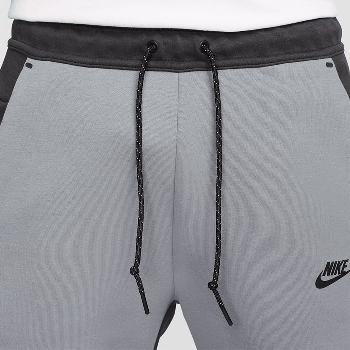 Up close, front view of the Men's Nike Tech Fleece Joggers.