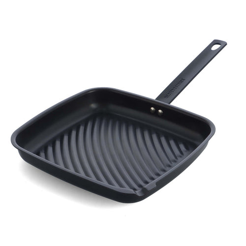 Square carbon steel grill pan with ridged surface and long handle, black color, single piece.