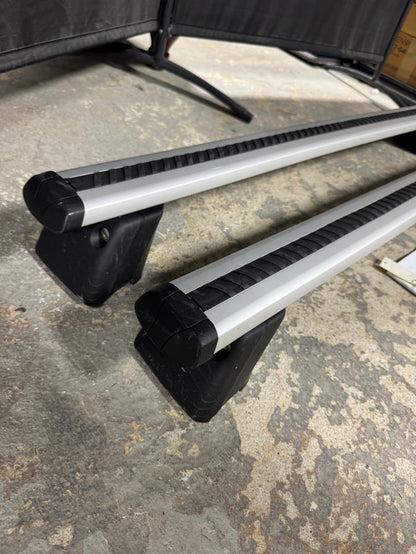 Pair of Volvo Load Carriers with Integrated Rails Roof Rack with Keys & Installation Tool
