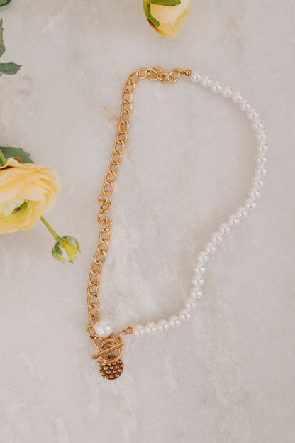 Dreamy Gaze Necklace