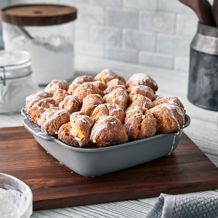 Aluminum nonstick square baking pan