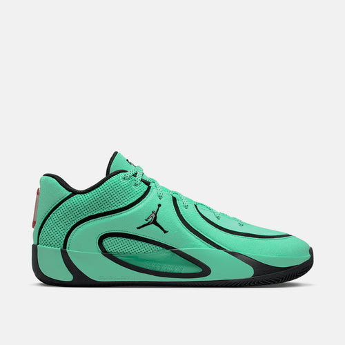 Side view of the Jordan Tatum 4.