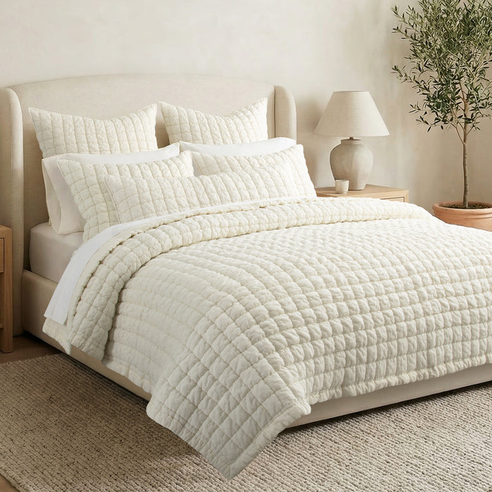 Whisper Quilt Set
