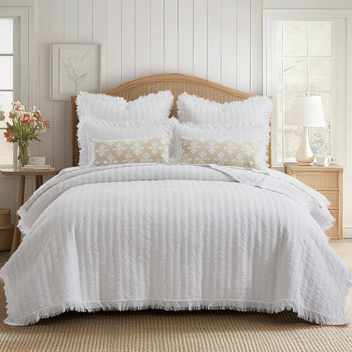 Wilhemina White Quilt Set
