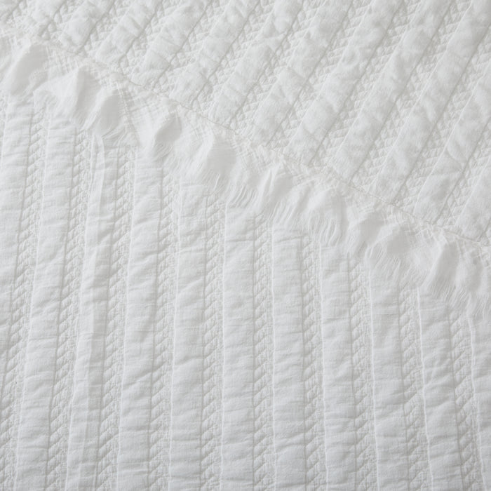Wilhemina White Quilt Set