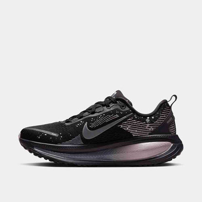 Side medial view of the Women's Nike Vomero 18 SE.
