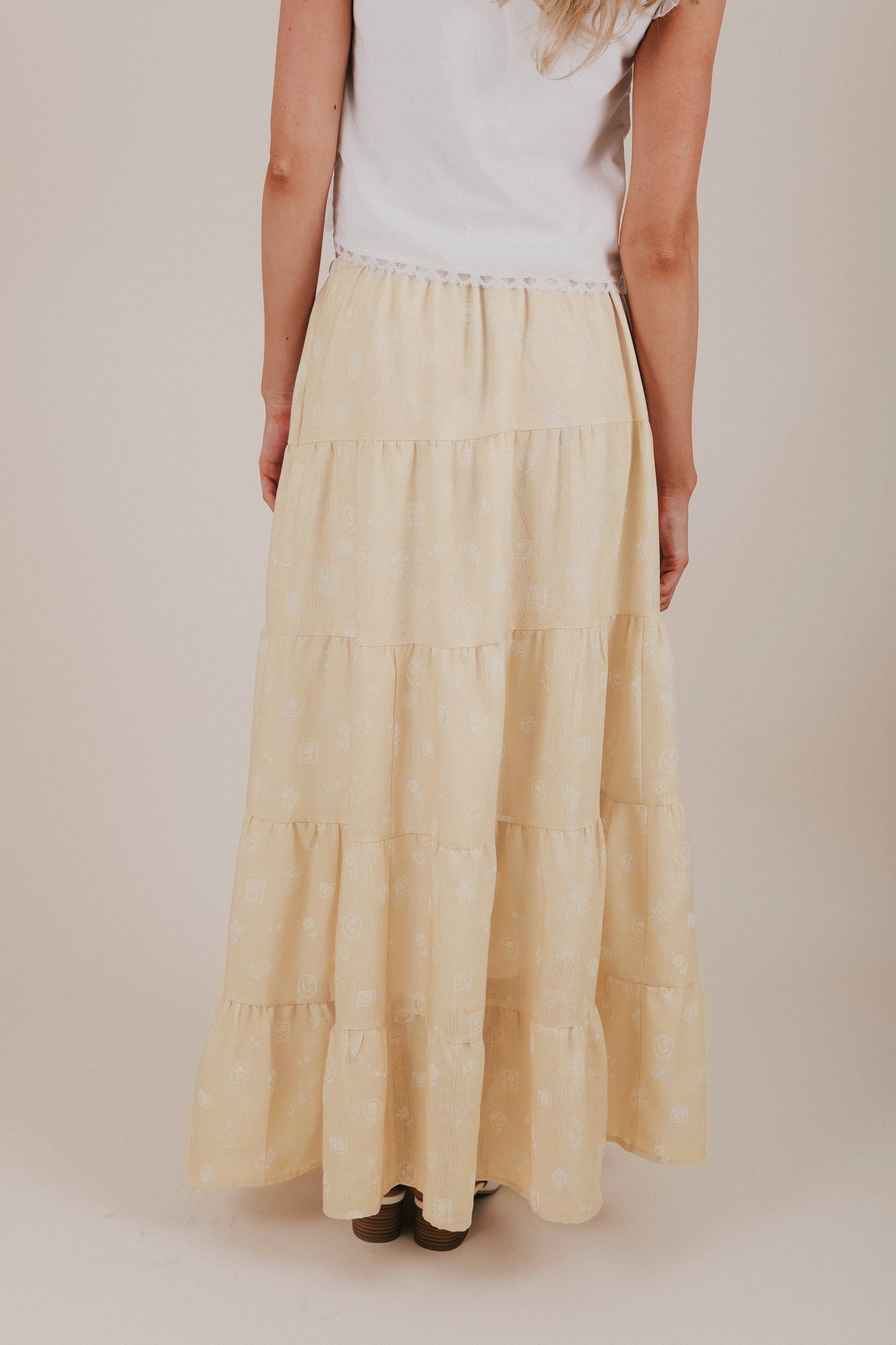 INCLUSIVE SIZING - Hop Into Spring Skirt